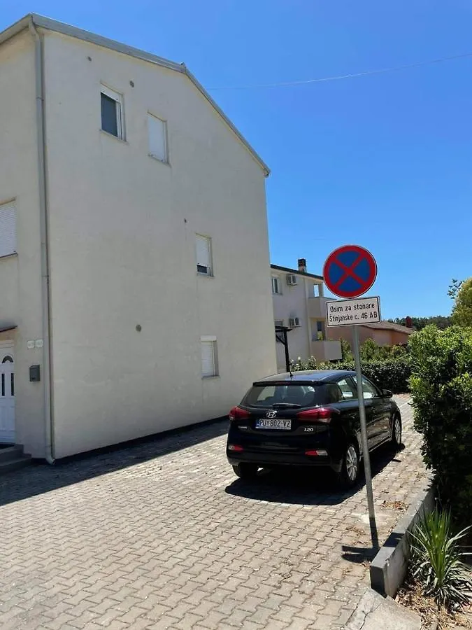 Stylish Suburb Apartment With Private Parking And Wi-Fi In Residential Area Between City Centre And Hidrobaza Beach Pula Croatia